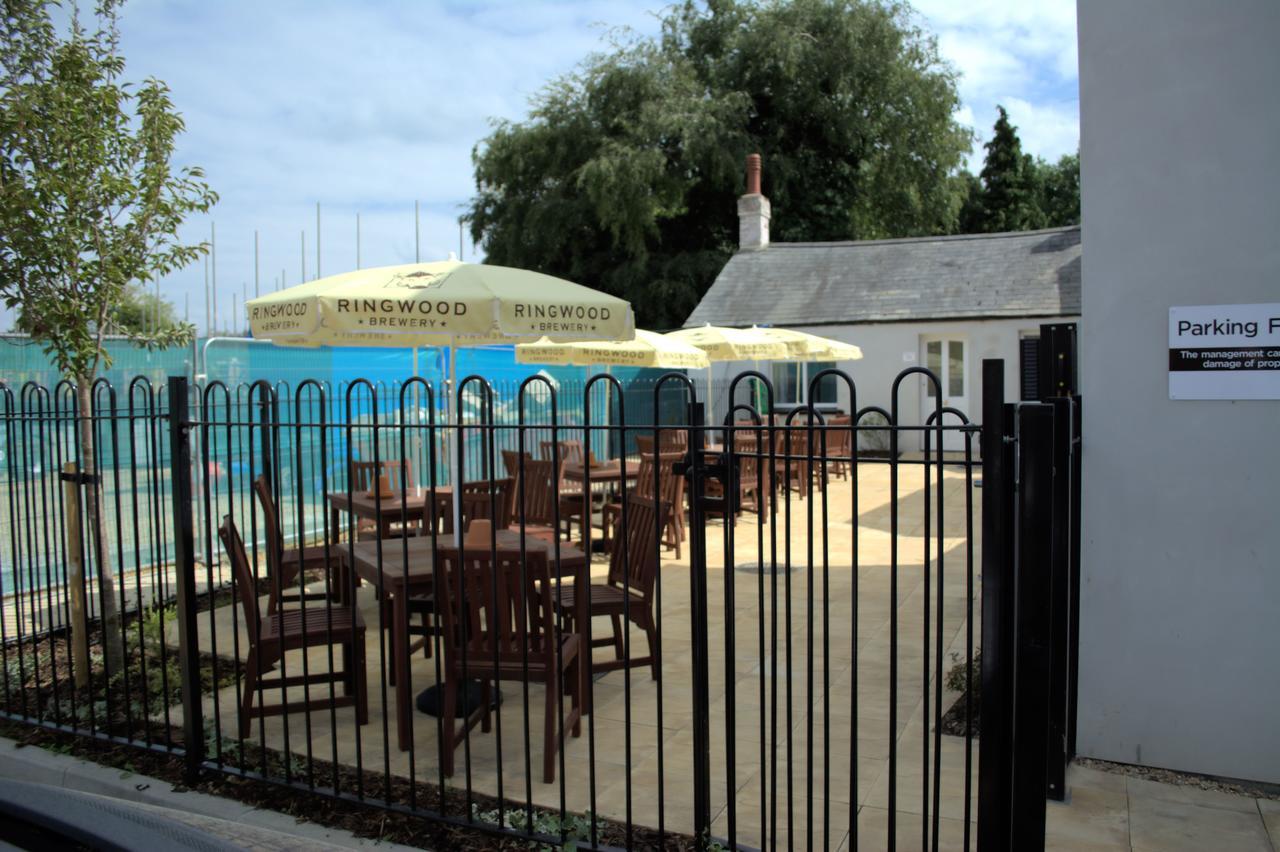 The Swan @Old Stratford Hotel Milton Keynes Ngoại thất bức ảnh